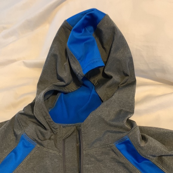 Soft and smooth Grey and Blue hoodie, Size X. - Picture 2 of 9